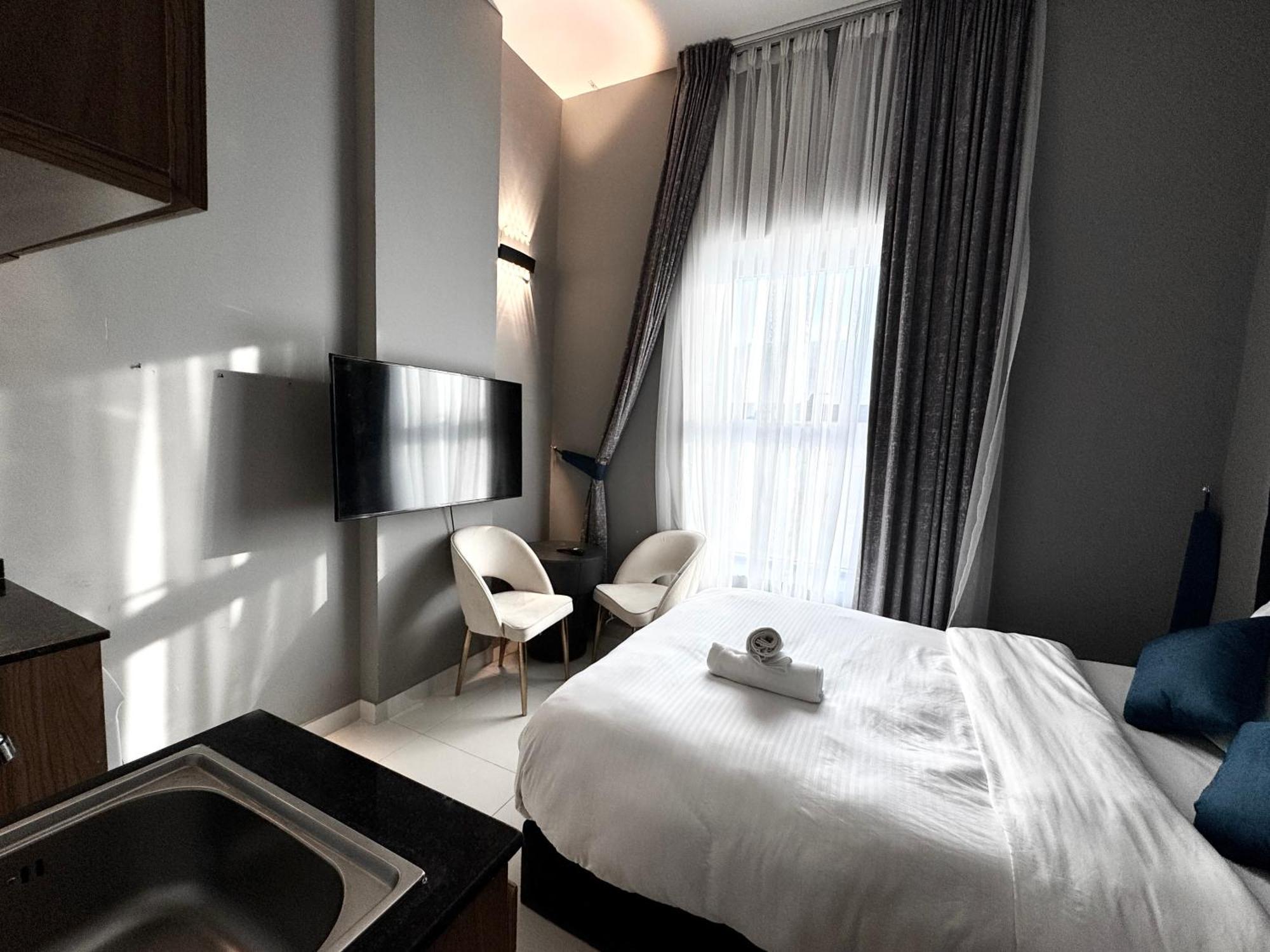 Al Manara Classic Cozy
